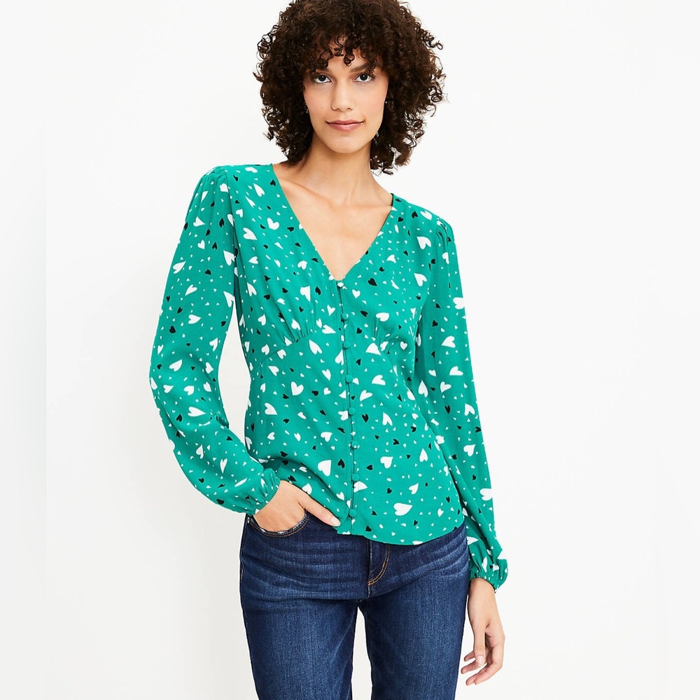 NWT! LOFT Green Hearts V Neck Button Front Puffed Long Sleeves Blouse Size: 4
